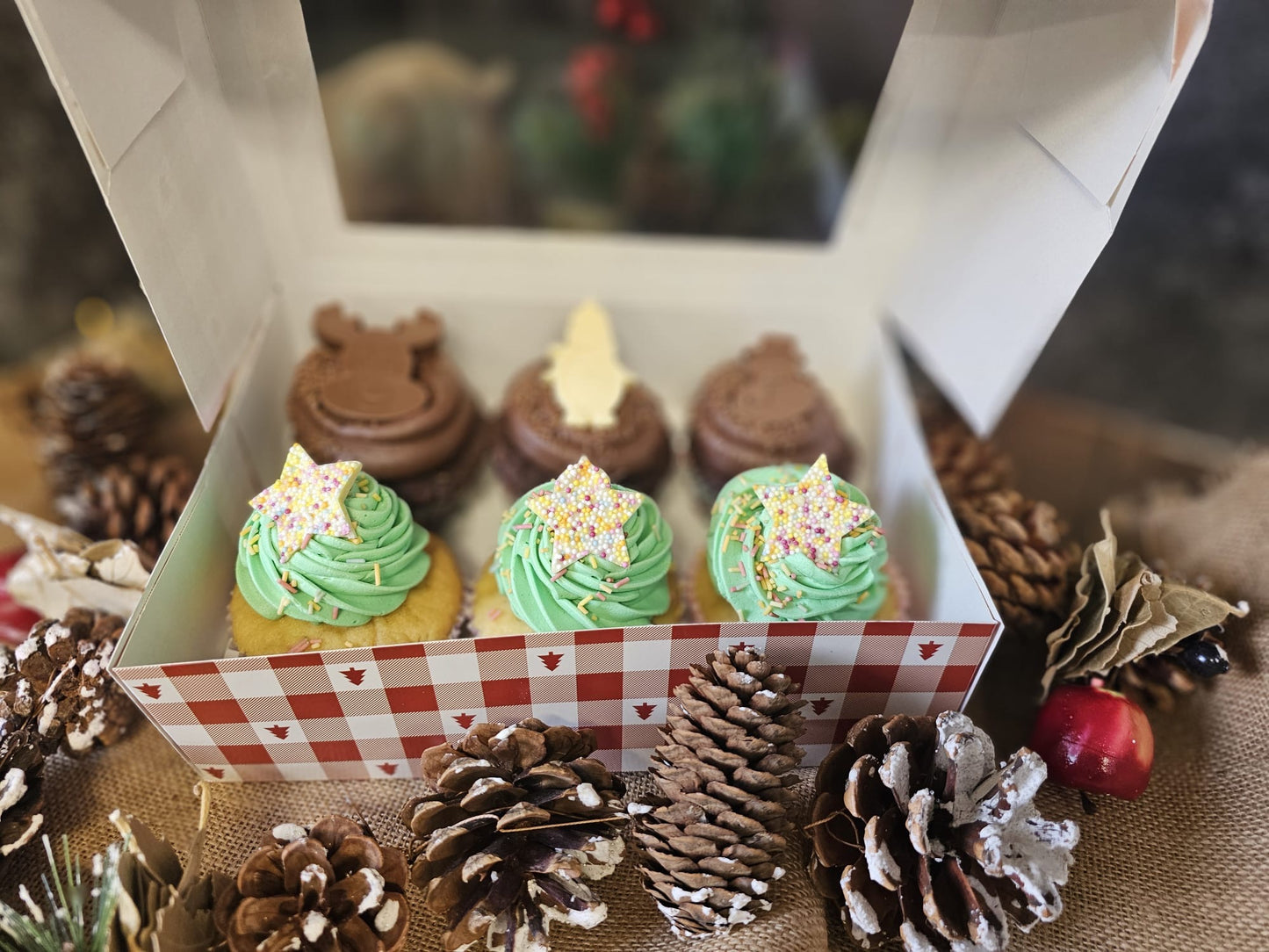 Christmas Cupcakes Selection Box